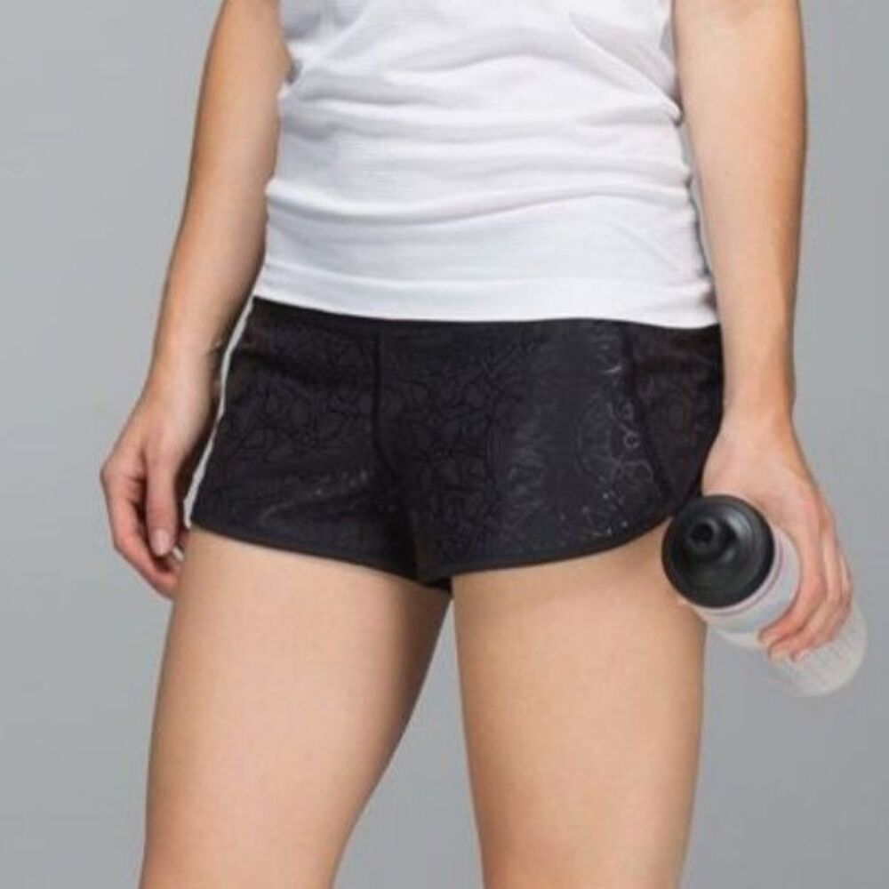 Rare lululemon Speed Short Size 4 Black Embossed Blackbird Love Scribble Print